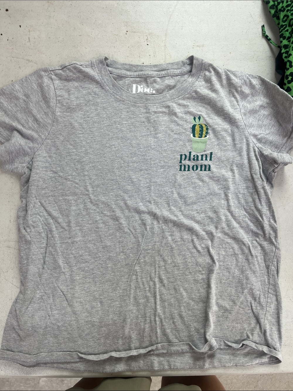 Doe Gray 'Plant Mom' Short Sleeve Tee